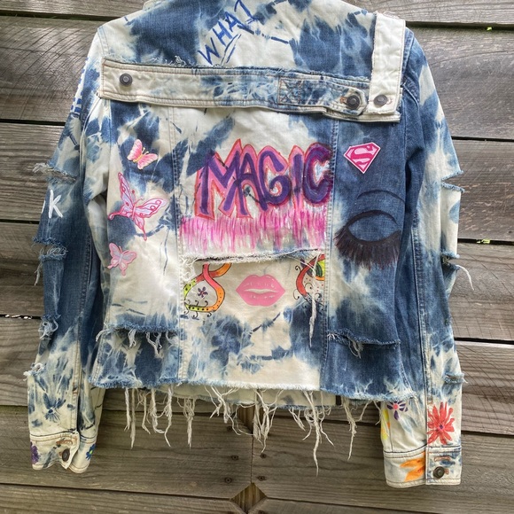 Custom hand painted Cropped Jean Jacket - Picture 4 of 16